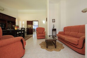 ヴィラ | リビングルーム