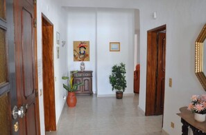 Villa | Reception - Portuguese Rustic Style Villa With Private Pool (Loulé)