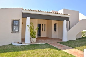 Villa | Exterior - Portuguese Rustic Style Villa With Private Pool (Loulé)