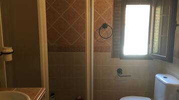 House | Bathroom | Shower, towels