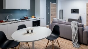Căn hộ | Bếp riêng | Tủ lạnh, lò vi sóng 