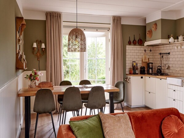 House | Dining - Flamboyant Farmhouse in Baarlo With Hot Tub, Garden (Baarlo)