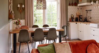 Flamboyant Farmhouse in Baarlo With Hot Tub, Garden