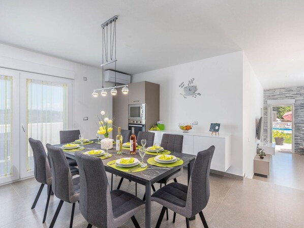 House | Dining