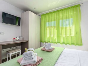 4 bedrooms, individually furnished, bed sheets