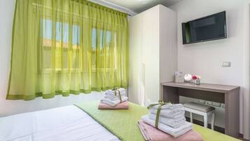House | 4 bedrooms, individually furnished, bed sheets