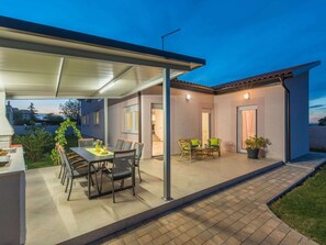 House | Dining