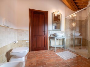 Apartment | Bathroom