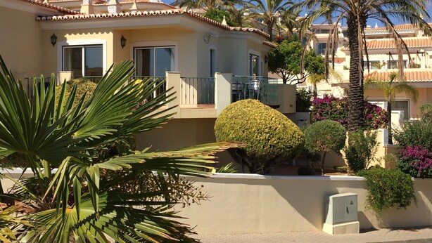 Exterior - Comfortable Accommodation With AC, 500 m. From the Beach (Lagoa)