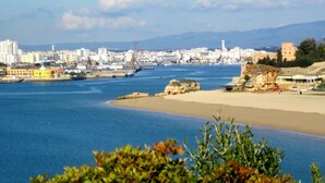 Exterior - Comfortable Accommodation With AC, 500 m. From the Beach (Lagoa)