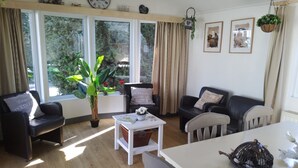Unclassified image, 4 of 30, button - Effortless Holiday Home in Putten Near Golf Course (Putten)