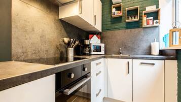 Rumah | Dapur pribadi | Microwave, mesin pencuci piring, dan ketel listrik
