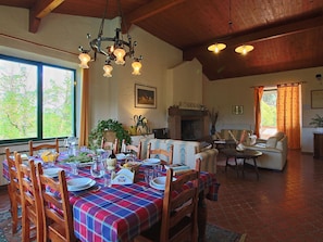 Dining - Elegant and Broad Apartment in Torgiano With Garden and Pool (Torgiano)