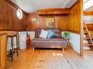 Mobile Home | Living room