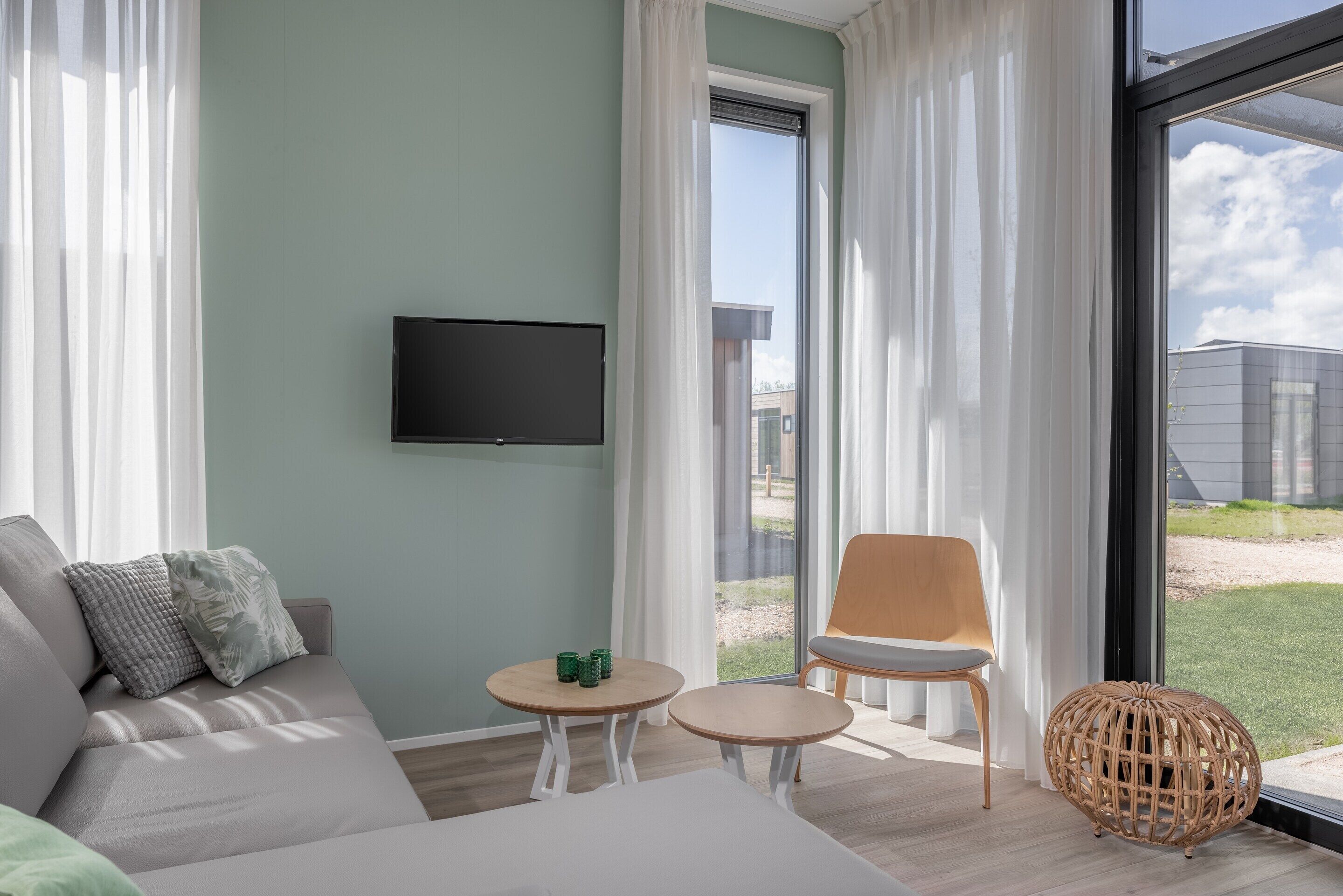 Bungalow | Living room | TV