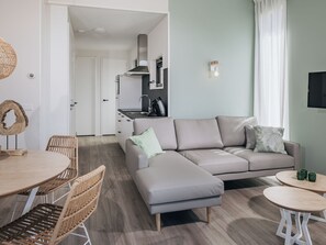 Bungalow | Woonkamer | Een televisie