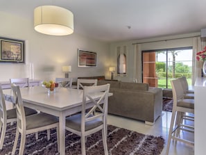 Dining - Stylish Apartment for 4 People at Amendoeira Golf Resort (Silves)