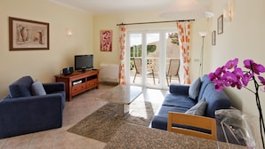 Living room - Luxurious Villa in Albufeira With Private Swimming Pool (Albufeira)