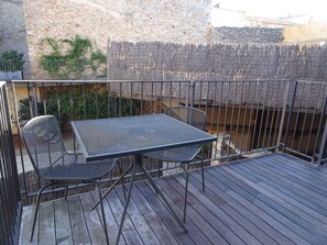 Balcony - Rustic Holiday Home in Ulla Near Río Ter River (Ullá)