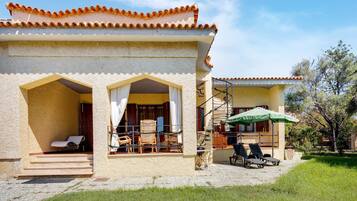 House | Property grounds