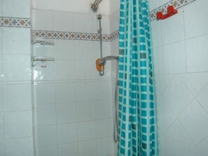 Shower, towels