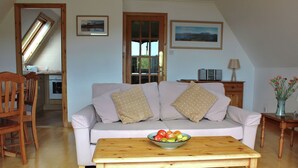 Living room - Perfectly Situated Holiday Home With Breathtaking View at the sea in Lochinver (Lairg)