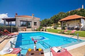 Villa | Exterior