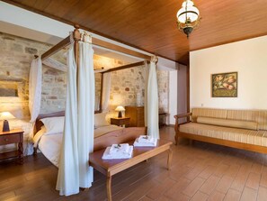 Villa | 4 sovrum, unika möbler, strykjärn/strykbräda och sängkläder