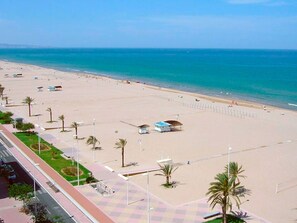 Beach - Captivating Holiday Home in Gandía Near Seabeach (Gandia)