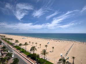 Beach - Captivating Holiday Home in Gandía Near Seabeach (Gandia)