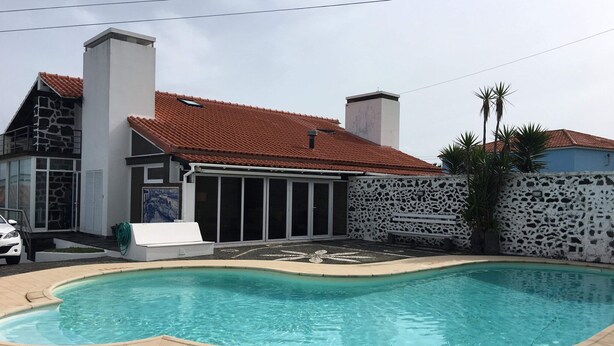 Outdoor pool - Graceful Villa in Capelas With Private Swimming Pool (Ponta Delgada)