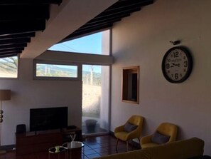 Living room - Graceful Villa in Capelas With Private Swimming Pool (Ponta Delgada)