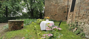 Charming Castle Stay, Robella