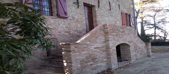 Charming Castle Stay, Robella