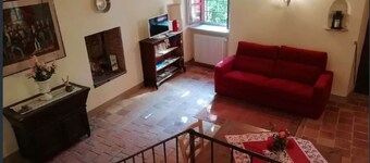 Charming Castle Stay, Robella