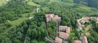 Charming Castle Stay, Robella