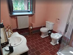 House | Bathroom