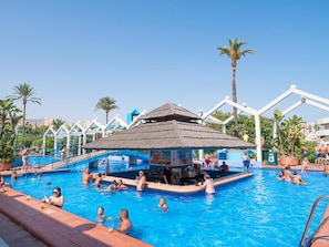 Outdoor pool - Scenic Apartment in Benalmadena With Jacuzzi, Fitness Room (Benalmádena)