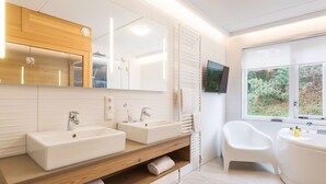 Buồng tắm vòi sen, khăn tắm 