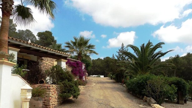 Unclassified image, 1 of 25, button - Captivating Bungalow in Santa Eulalia del Río With Solarium (Santa Eulalia del Rio)