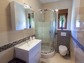 Shower, towels