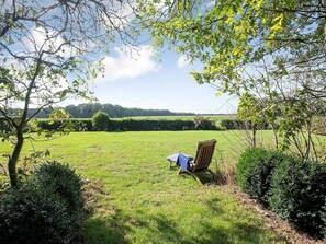 House | Garden - Vacation Home With Jacuzzi (Schoonloo)