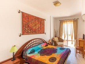 House | 2 bedrooms, individually furnished, bed sheets