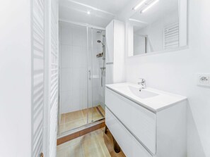 House | Bathroom