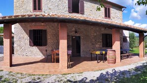 Exterior - Tuscan-style Holiday Home in Bagno di Gavorrano With BBQ (Gavorrano)