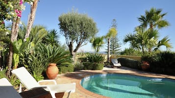 Casa | Piscina | Piscina interna, piscina externa