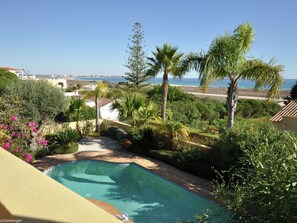 House | Pool | Indoor pool, outdoor pool - Semi-detached Villa With 1 Bedroom Located Near Meia Praia Beach - Lagos (Lagos)
