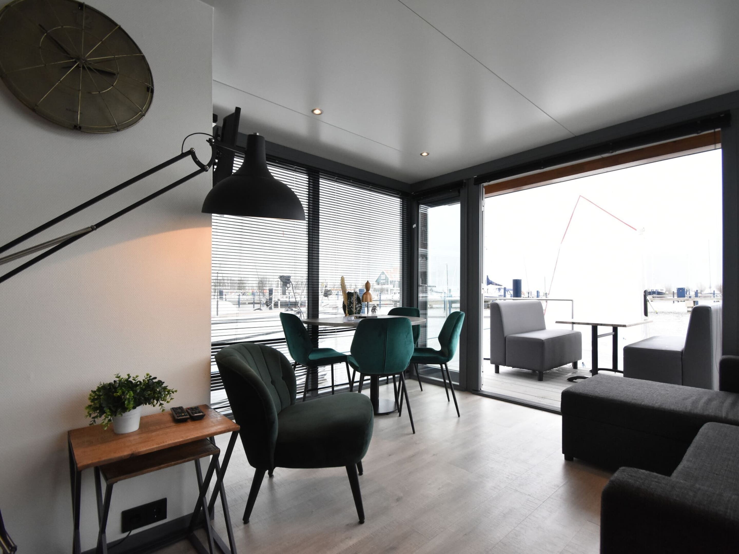 Mobile Home | Dining