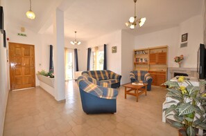 House | Living room