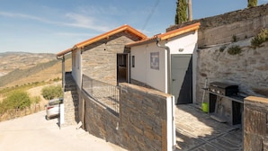 Exterior - Holiday Home With Private Pool (Tabuaço)